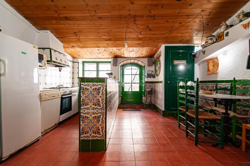 Foto 563f9a63-1d2e-4d8b-bf73-6deff4d49980. Casa aparellada a Castellet i la Gornal