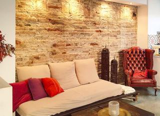 Edifici  Calle magatzems. Edificio rehabilitado en la barceloneta, barcelona