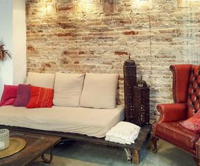 Edificio  Calle magatzems. Edificio rehabilitado en la barceloneta, barcelona