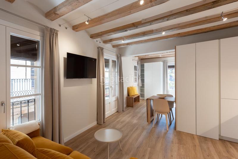 Foto f18ef035-d459-44eb-8c25-2dd3a8b38a3b. Affitto appartamento con riscaldamento in Gòtic Barcelona