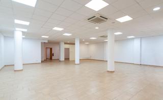 Rent Business premise  Carrer la granada. Local versátil en el centro de vilafranca