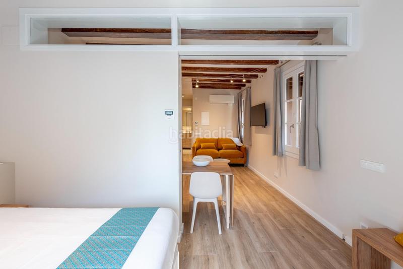 Foto 947a3a71-b074-4386-bb92-23f72767ddd9. Miete etagenwohnung mit heizung in Gòtic Barcelona