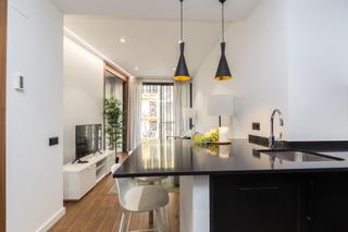 Rent Flat  Calle sardenya. Piso luminoso en glòries  ciutadella