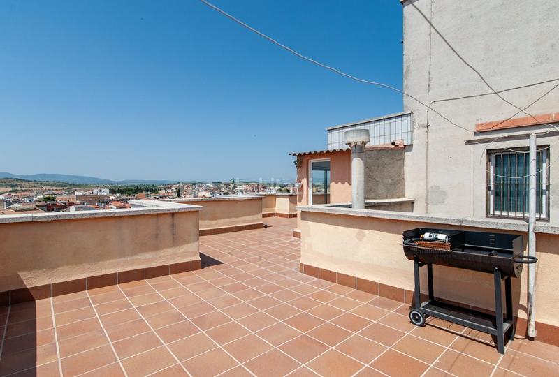 Foto 7cdadec2-1054-4827-a1c6-4a113e7f8609. Piso sobreático con vistas a vilafranca del penedés en Vilafranca del Penedès