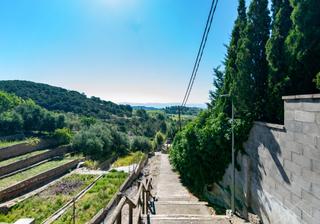 Terreny residencial  Calle alt penedès. Casa con terreno y vistas a la montaña en fontrubí