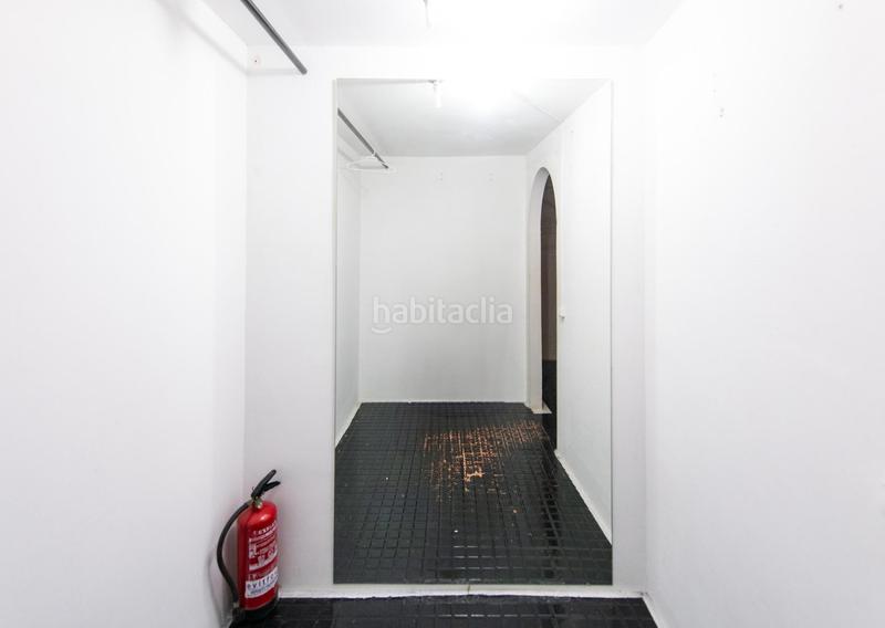Foto 11d6d23c-6d72-45de-914d-35acf5665c95. Local comercial en Centre Cornellà de Llobregat