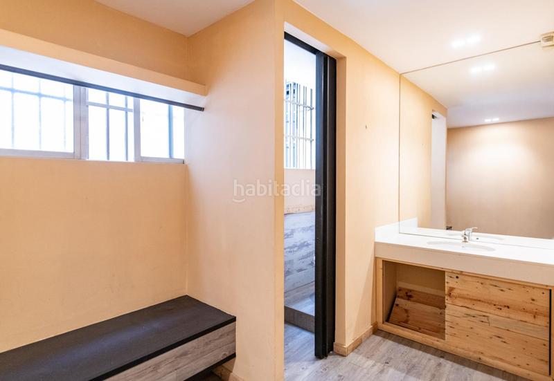 Foto 8b64a52d-78ed-4db1-ab93-bd292813f012. Local comercial en Centre Cornellà de Llobregat