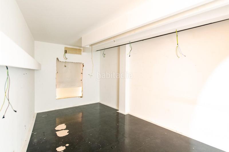 Foto b9f77401-cbe9-4370-a943-093ebc8e749e. Local comercial en Centre Cornellà de Llobregat