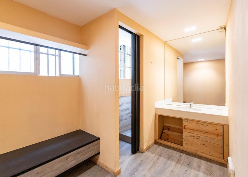 Foto d0d612bd-8eba-43d9-b312-de78065d4e97. Local comercial en Centre Cornellà de Llobregat