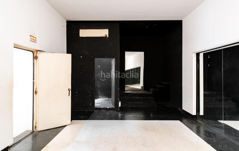 Foto ecfd4280-4be9-4d16-9bc1-dd5d243ae3c5. Local comercial en Centre Cornellà de Llobregat