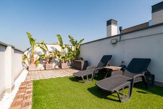 Rent Flat  Paseo modernisme. Ático en alquiler con terraza privada y plaza de parking incluid