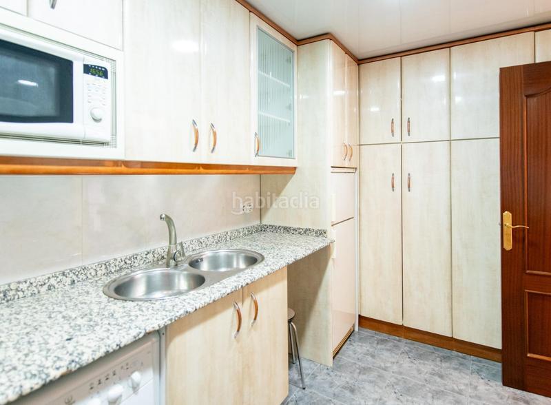 Foto 98d8cc48-915f-46f3-b18f-dfe2307b94d0. Rent flat with heating in Ca n'Aurell Terrassa