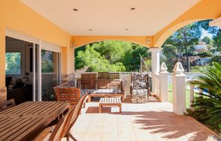 Casa  Calle del pintor dalí. Casa independiente con piscina privada y gran terreno