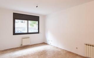 Alquiler Piso  Calle moret. Encantadora planta baja con patio privado