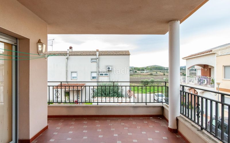 Foto c9da7acd-88d4-4c26-98e9-f76e936a9488. Casa amb calefacció aparcament a Pacs del Penedès