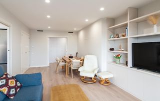 Miete Etagenwohnung  Avenida de la collada. Vivienda luminosa con vistas al mar, terraza y excelentes zonas