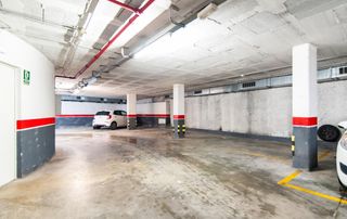 Aparcament cotxe  Carrer d'antoni mestres jané. Amplia plaza de parking en vilafranca