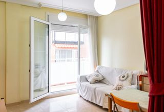 Appartamento  Calle pau casals. Piso práctico y luminoso cerca del mar  lampolla