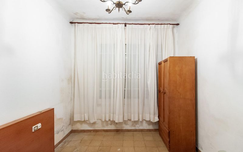 Foto cba856bc-86f5-488b-bc4c-cc60a92b0208. Casa espacio, jardín e infinitas posibilidades en una de las zonas más prácticas en Vilafranca del Penedès