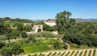 Masia  Carrer de la serra de dalt. Residencia señorial con jardín y terrazas cerca del centro de sa