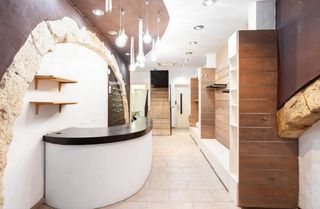 Business premise in Calle Santa Maria
