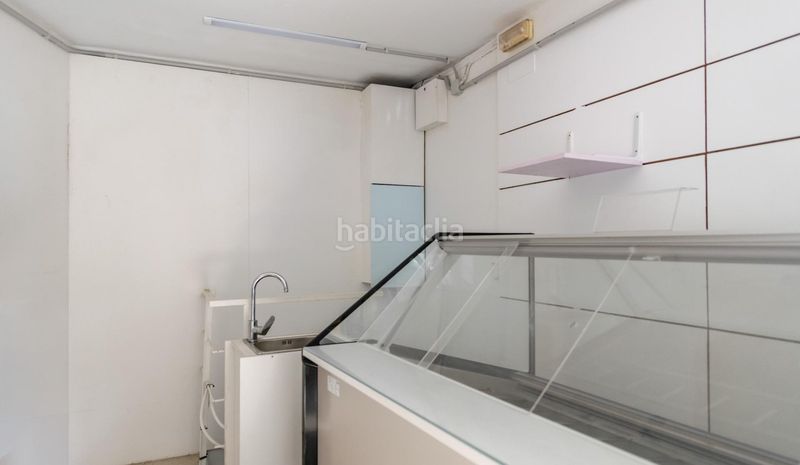 Foto cb886def-fb72-46d3-a161-8ccede497965. Local comercial a Carmel Barcelona