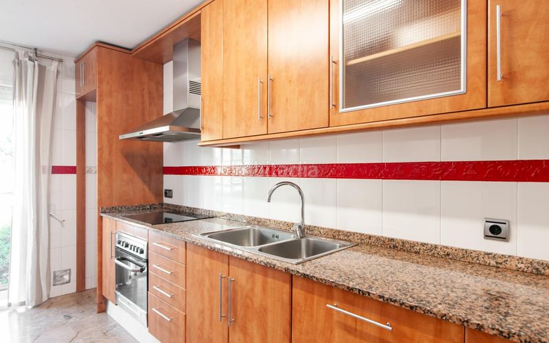 Foto 8af28a47-83b0-46e0-8561-a8c912430f70. Appartamento con parcheggio in Roca del Vallès (La)