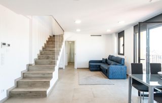 Location Appartement  Carrer mur. Dúplex de obra nueva a estrenar, con terraza, vistas a montserra