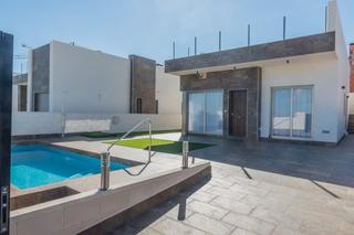 Xalet  Calle duero. Estupendo chalet de 3 dormitorios en villamartín