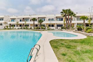 Àtic  Calle maestro quino. Apartamento con solárium de 2 dormitorios en torrevieja