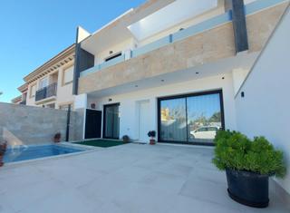 Xalet  Calle salvador dalí. Villa independiente de 3 dormitorios en san pedro del pinatar