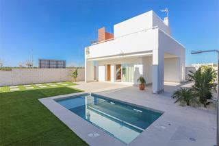 Chalet  Calle de comunidad castellano-manchega. Fantástica villa independiente en pilar de la horadada