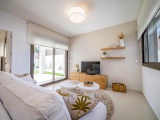 Casa  Avenida antonio pedrera soler. Bungalow en planta baja con jardín en la finca golf