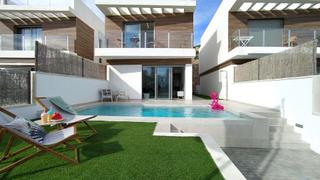 Xalet  Calle madame butterfly. Villa independiente en villamartin