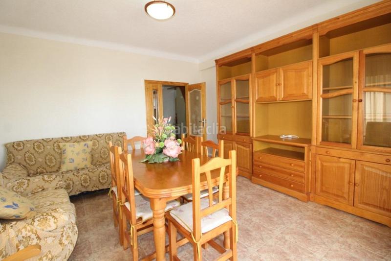 Foto 1c2c5823-e3c1-46fa-9670-c65b94260ae9. Chalet with parking in Zona los Frutales Torrevieja