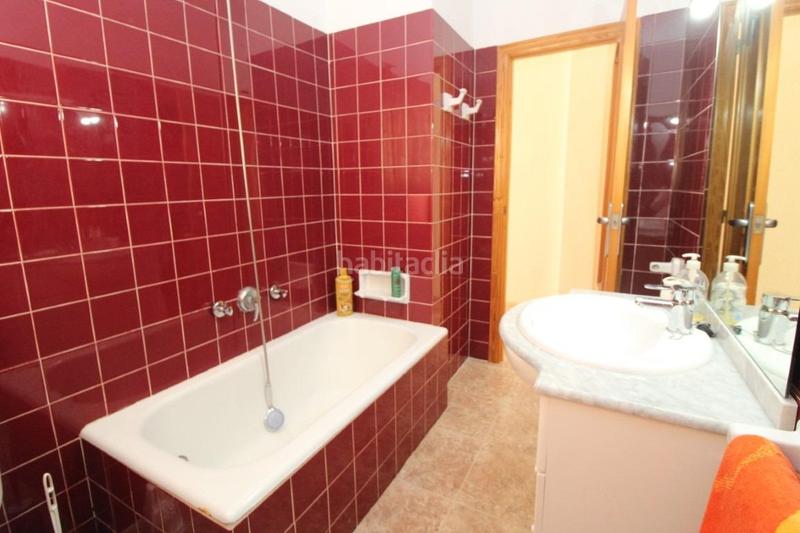 Foto 1c8d280a-c68e-47c8-afdd-0c5f1858e1a6. Chalet with parking in Zona los Frutales Torrevieja