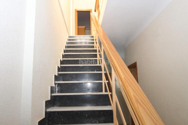 Foto 3504a775-7ece-40f8-81a9-22bd8291ca4d. Chalet with parking in Zona los Frutales Torrevieja