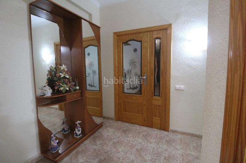 Foto 53686ba2-ed3e-480b-9a1f-8de24729f928. Chalet with parking in Zona los Frutales Torrevieja