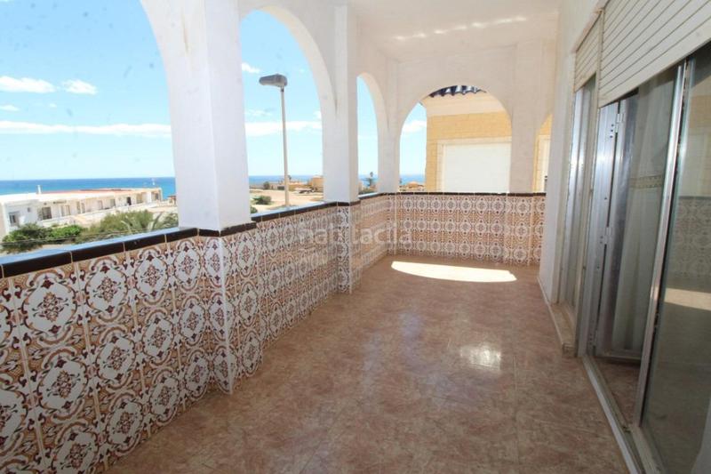 Foto 5e429755-7ec8-4f91-8c97-c1152c745e66. Chalet with parking in Zona los Frutales Torrevieja