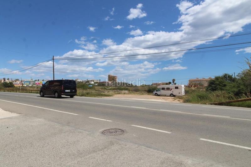 Foto 611d3267-f4f5-4a82-adaa-01ac5c11c529. Chalet with parking in Zona los Frutales Torrevieja