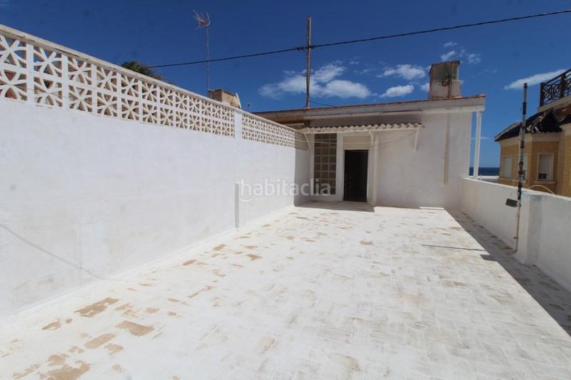 Foto 8541d6b5-994a-4a3b-a3b1-e1d7c517820e. Chalet with parking in Zona los Frutales Torrevieja