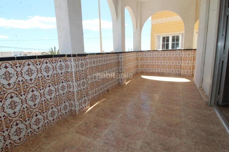 Foto 8eea5434-1fdf-471e-8ddb-d3816ba17fc4. Chalet with parking in Zona los Frutales Torrevieja