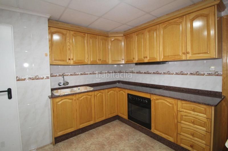 Foto ac5d3c8a-9f50-48e8-a84a-efe53cd9017b. Chalet with parking in Zona los Frutales Torrevieja