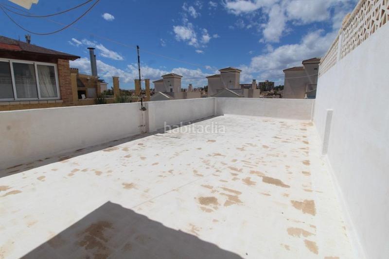 Foto b149dcfb-aed6-40f1-8c63-0c413b6db334. Chalet with parking in Zona los Frutales Torrevieja