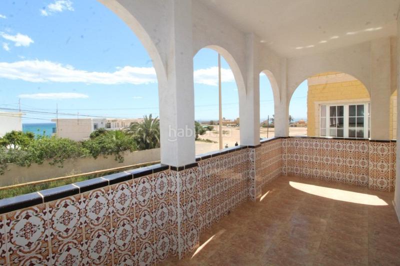 Foto bab5b283-d865-4d5c-8f1f-94f6cf85c33b. Chalet with parking in Zona los Frutales Torrevieja