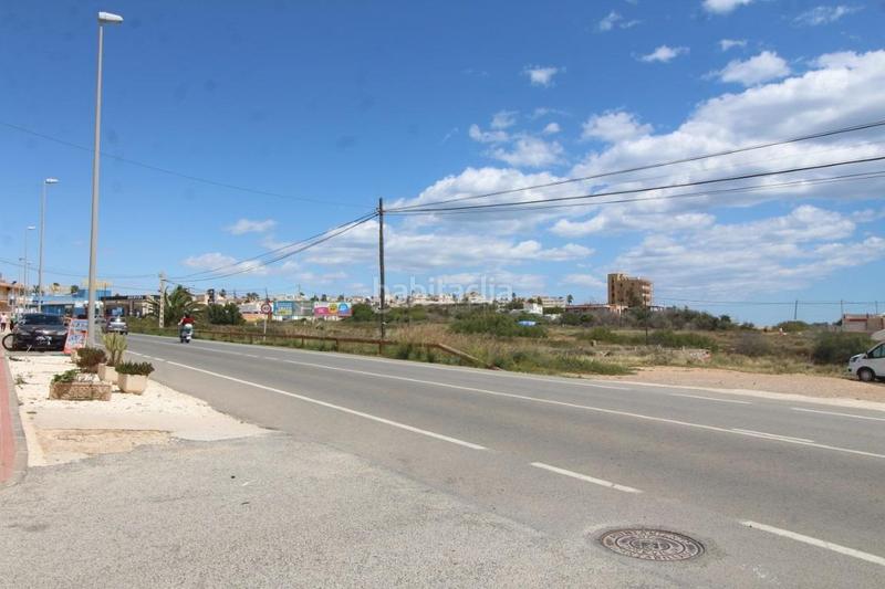 Foto c47f6659-78a9-4561-a0ed-3861c051587e. Chalet with parking in Zona los Frutales Torrevieja