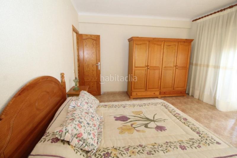Foto c85e2dbb-1c9d-4a96-a0f6-bf6ae1be358e. Chalet with parking in Zona los Frutales Torrevieja