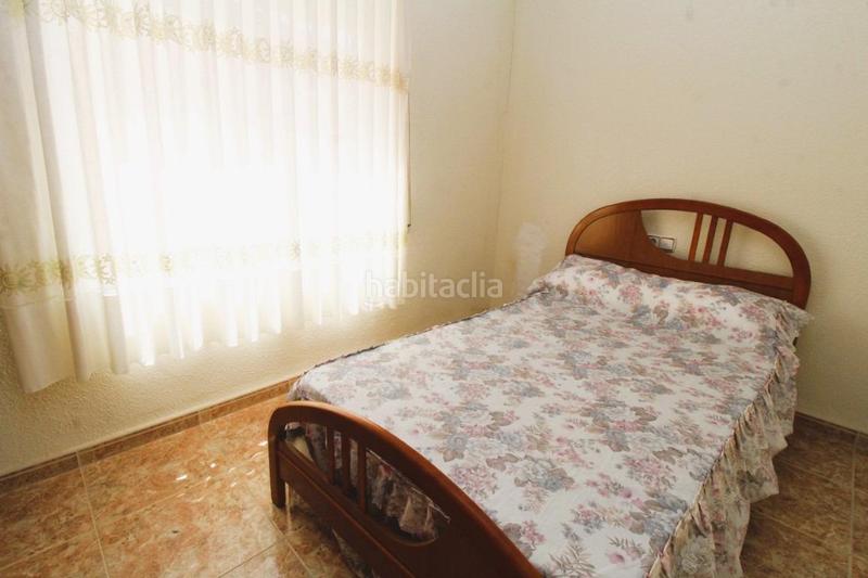 Foto d7a4cfa7-2648-4f40-911d-f2b95edc7928. Chalet with parking in Zona los Frutales Torrevieja