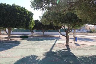Maison à Zona Carrefour - Urbanizaciones. Bungalow en la torreta torrevieja