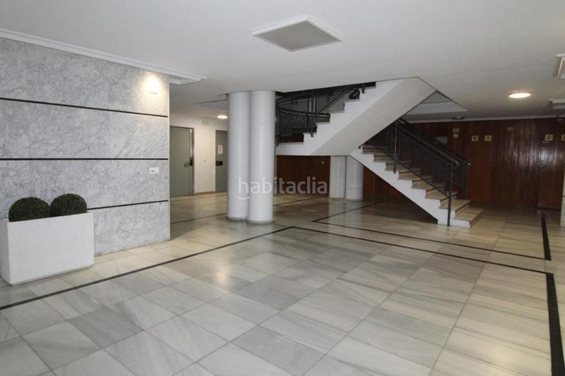 Foto 82f4f39b-9bb4-486f-a3bb-33eaf3f63568. Local comercial a El Acequión Torrevieja